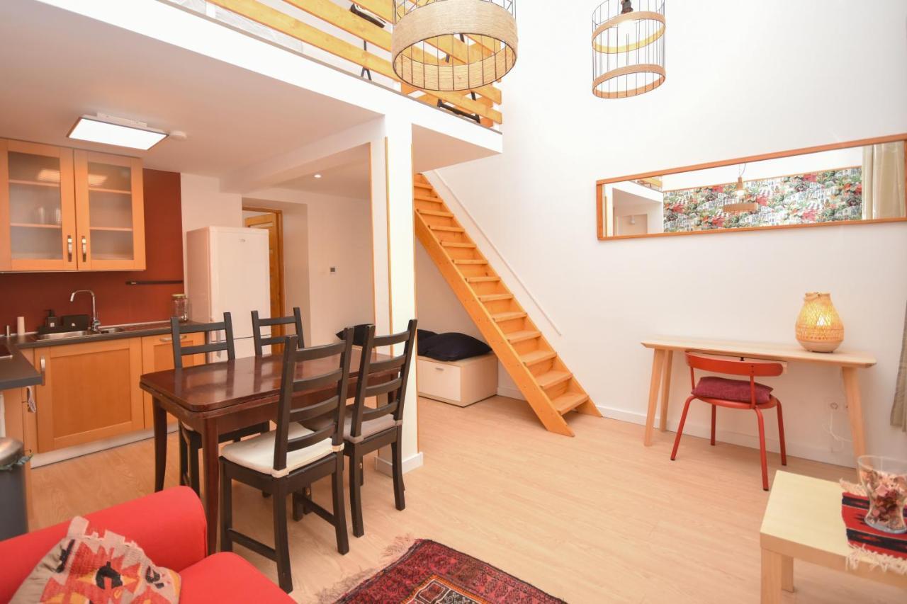 Apartment Comfortable On The Boulevard For 4 People Budapest